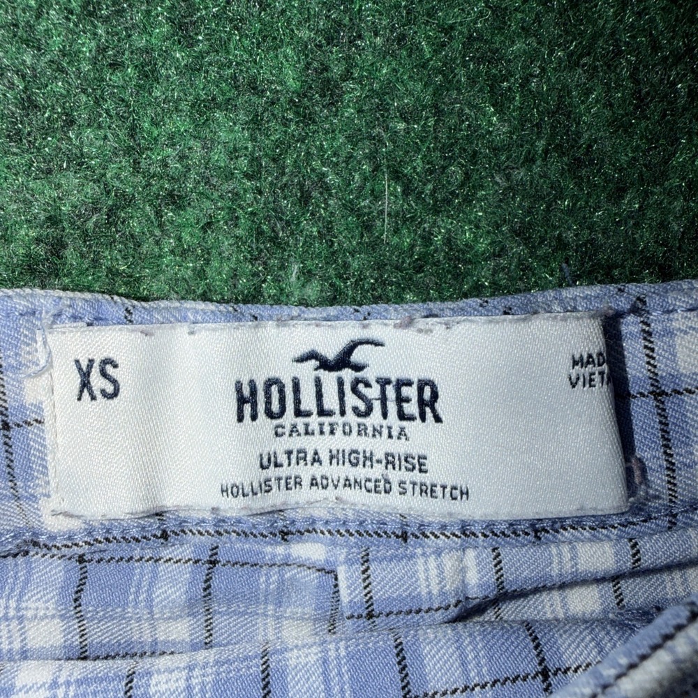 Hollister, Ultra High-Rise Plaid Mini Skirt Blue/White/Blue Zip Slit - Size XS - Picture 2 of 6